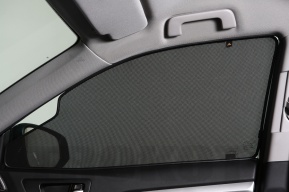 Автошторки Трокот на передние двери с вырезами под курение с 2х сторон для Opel Zafira C (2012-наст.время) Компактвэн